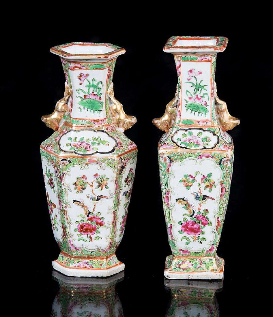 2 CHINESE FAMILLE ROSE PORCELAIN VASE (1 of 4)