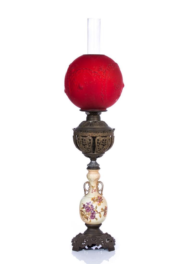 GLIT METAL PORCELAIN AND GLASS ANTIQUE OIL LAMP (1 of 4)