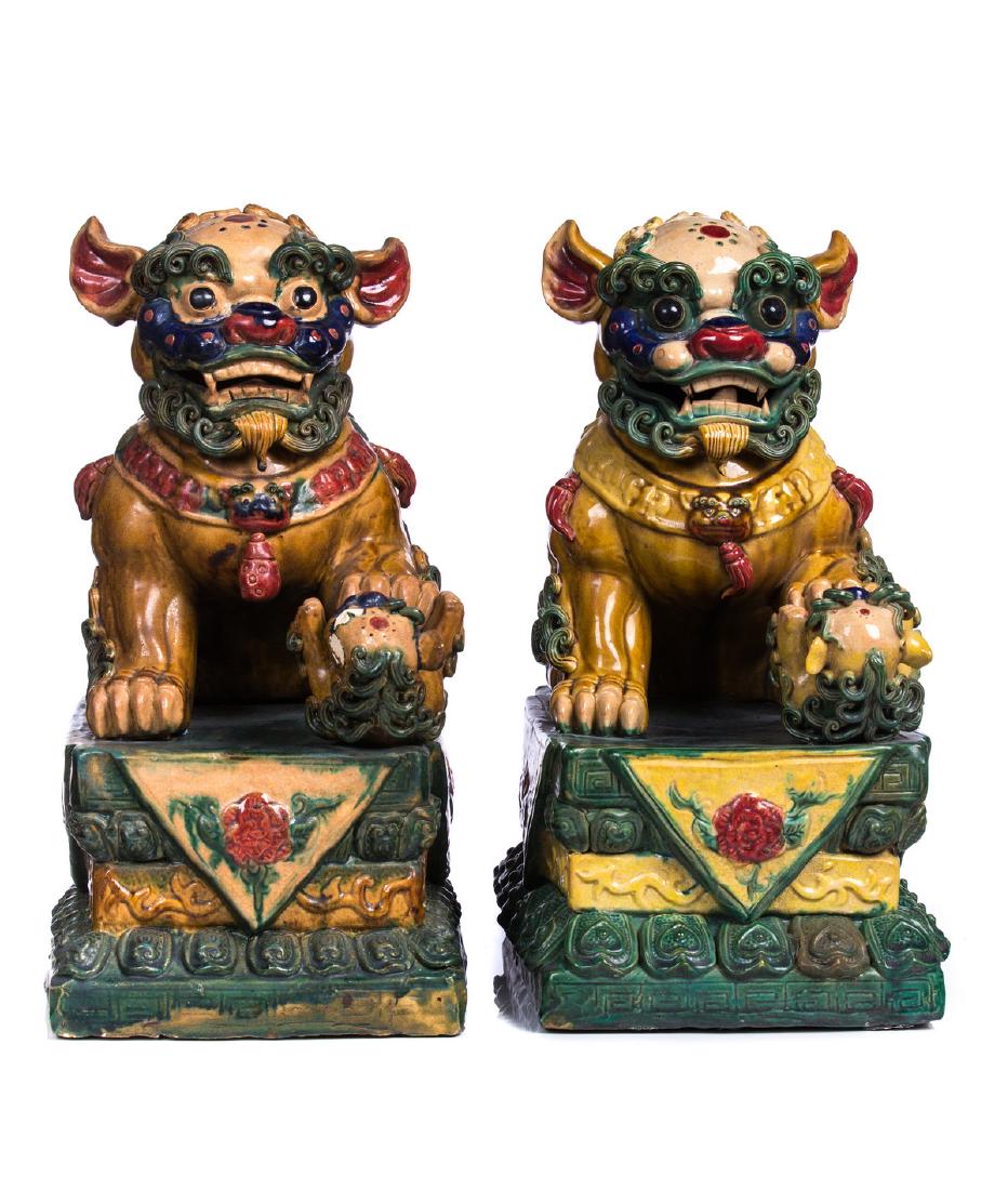 PAIR OF CHINESE HAND PAINTED FOO DOGS (1 of 7)