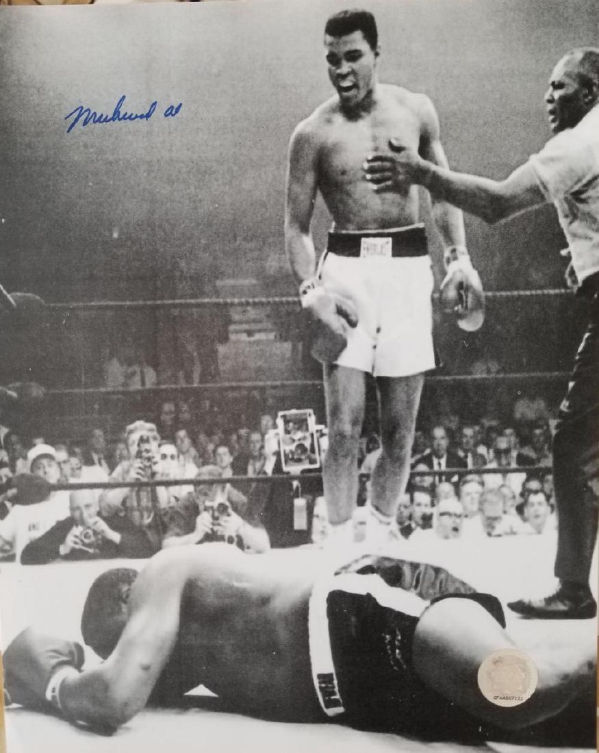 Muhammad Ali, Hand signed 8x10 photo GFA certificate (1 of 2)