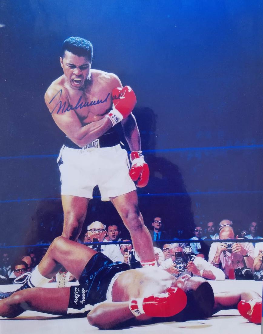 MUHAMMAD ALI 8" x 10" Autographed Photo: MUHAMMAD ALI 8" x 10" Autographed Photo