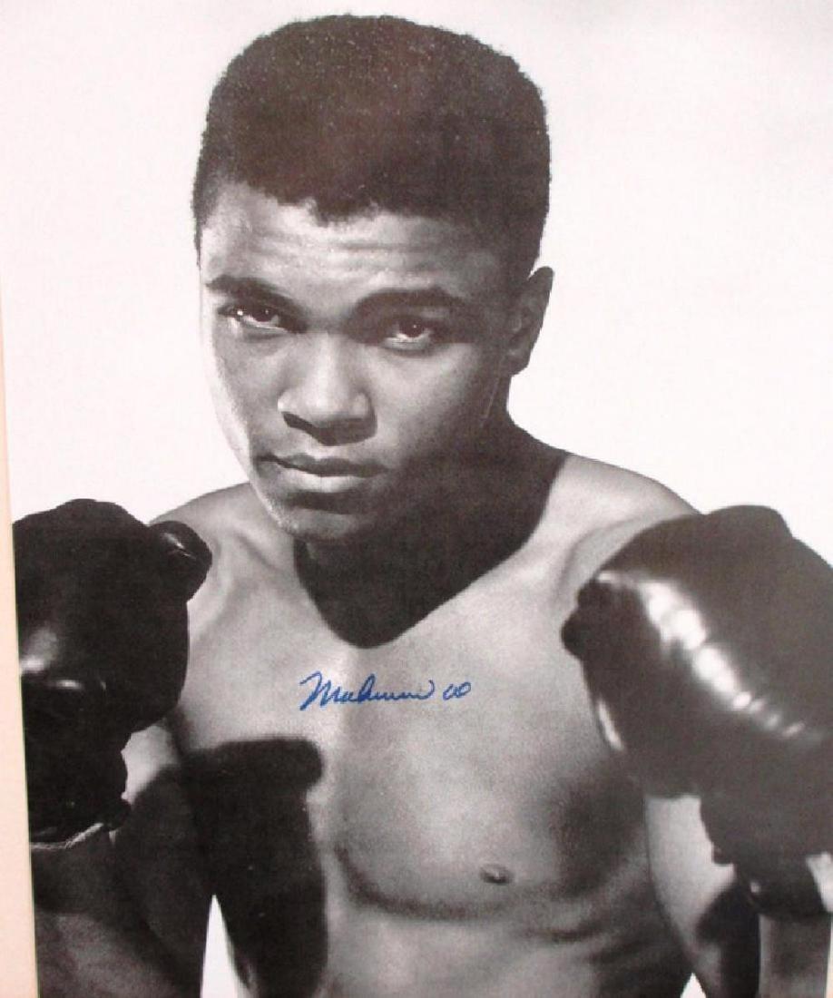 memorabilia Muhammad Ali 8x10 Autographed Rare: MUHAMMAD ALI8" x 10" Autographed Photograph We are offering this 8 x 10 inch photograph autographed by famous Heavyweight boxer Muhammad Ali.