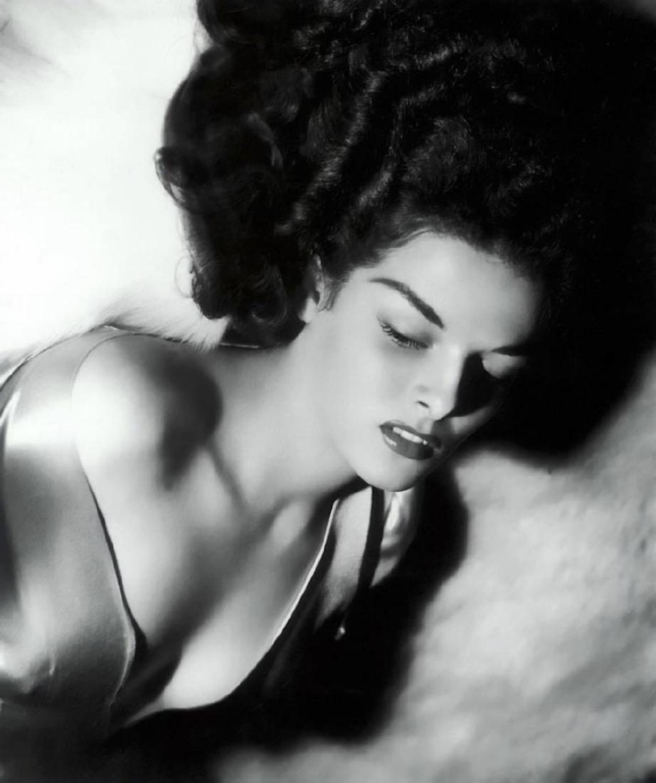 George hurrell, Jane Russell: George hurrell, Jane Russell. Vintage printing from portraits The actual items are crisp images Black on black archival matting , 11x14