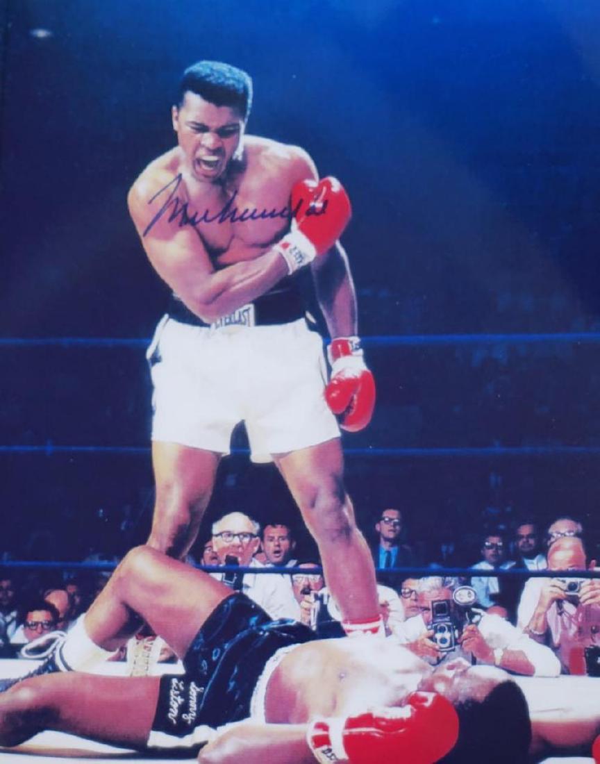 Muhammad Ali 8" x 10" Autographed Photo: Muhammad Ali 8" x 10" Autographed Photo