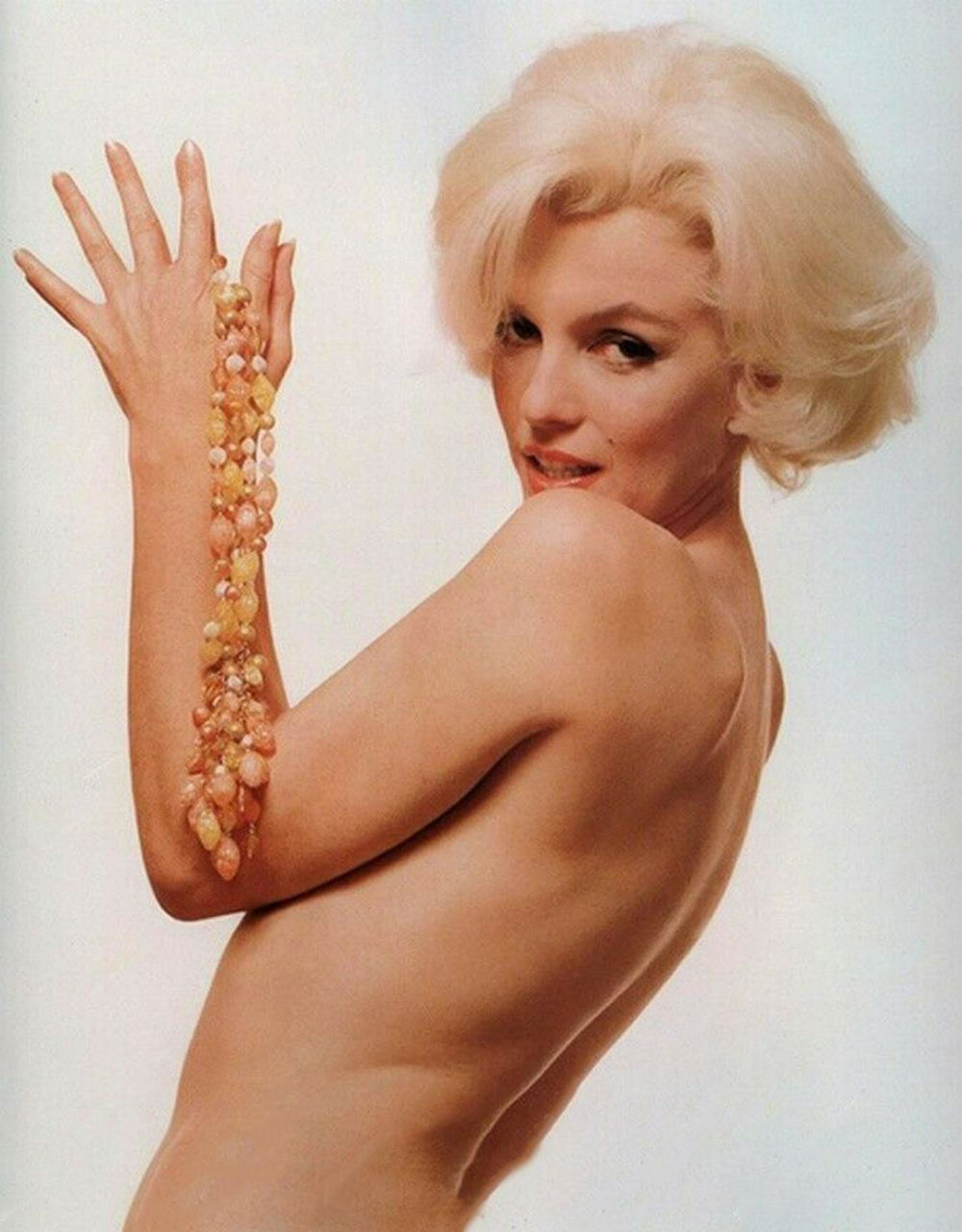 BERT STERN, The Last Sitting 8x10 framed photo: BERT STERN, The Last Sitting 8x10 inch photo.The piece comes framed in a new frame retail for $100.00 to $200.00. Metallic Finish Photo Print Size 8x10 Printed in a Professional Photo Lab. Bright, dur