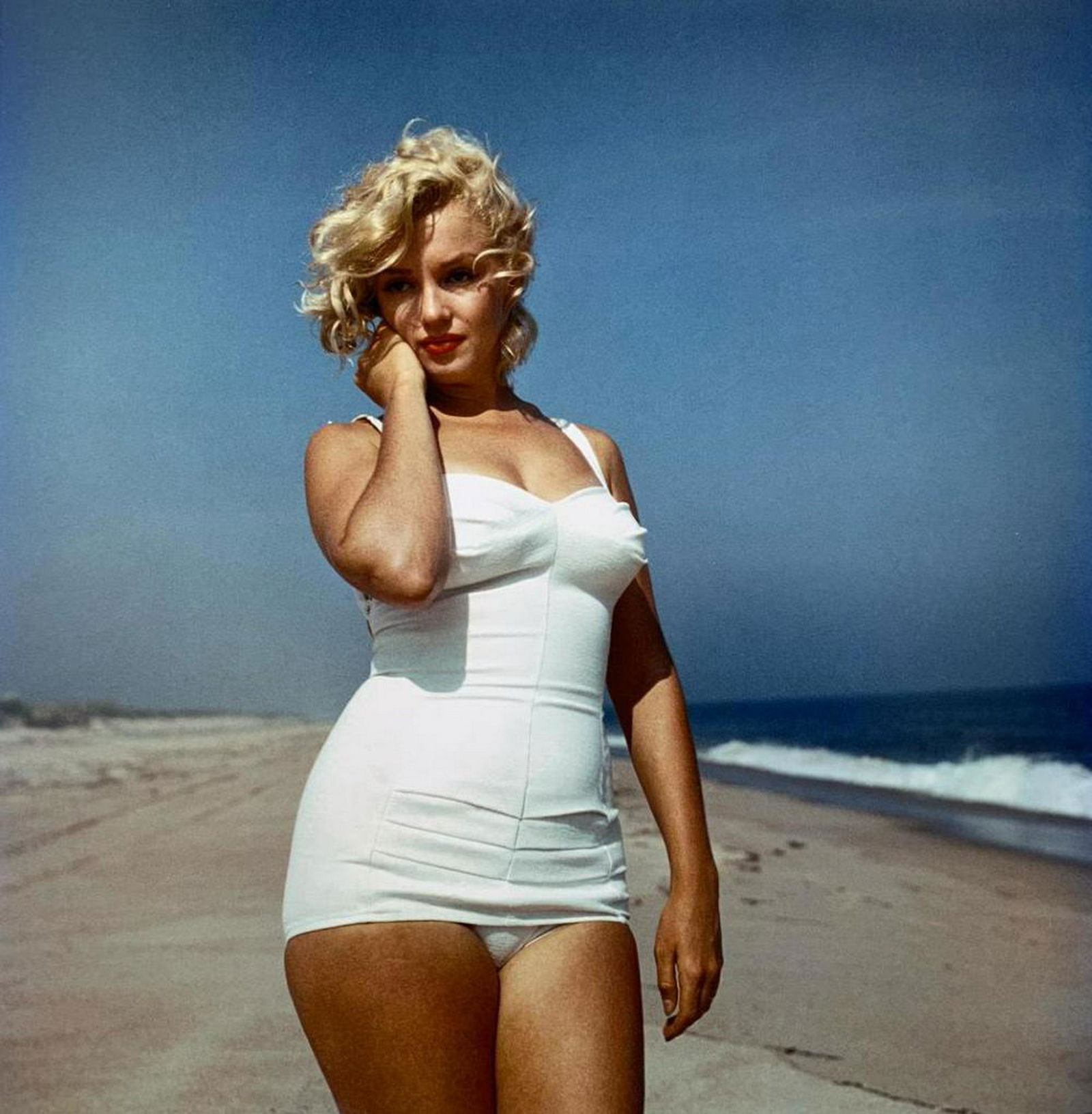 Sam Shaw, Marilyn Monroe poses on New York Beach 8x10: Marilyn Monroe poses on New York Beach 8" x 10" PHOTO COMES FRAMED Modern Print produced from the original 2.25 film negative Date: 1957 Marilyn Monroe photographed by Sam Shaw on the beach in Amagans
