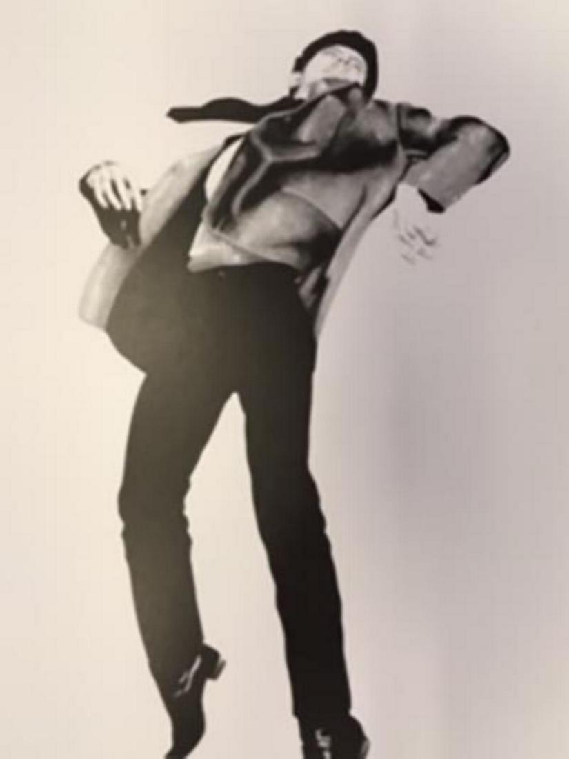 ROBERT LONGO Men In The Cities, Lithograph 1986: ROBERT LONGO, Vintage portfolio catalogue printed in Japan 1986 on quality paper. 11x14 inches matted size