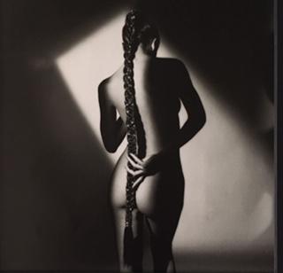 Jeanloup Sieff Nude with plait Paris 1985: Jeanloup Sieff Nude with plait Paris 1985. Vintage printing from portraits The actual items are crisp images Black on black archival matting , approx : 11x14 inches