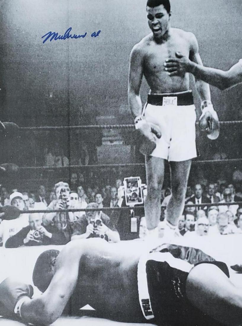 Muhammad Ali 8" x 10" Autographed Photo: Muhammad Ali 8" x 10" Autographed Photo