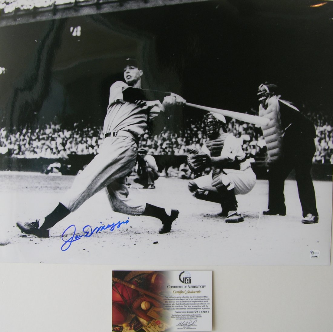 Yankee Clipper Joe Dimaggio 16x20 Autograph w/COA: Yankee Clipper Joe Dimaggio 16x20 Autographed Photo with COA Hand Signed Autograph