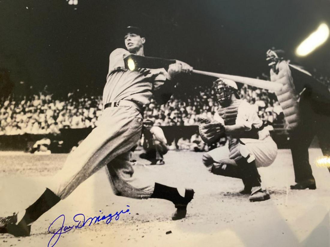 Yankee Clipper Joe Dimaggio 16x20 Autograph w/COA (1 of 1)