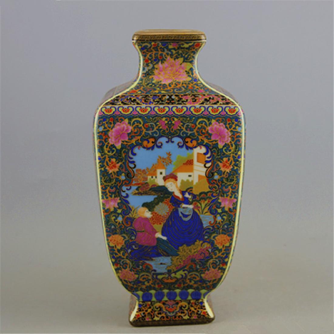 Chinese Qing Dynasty Yongzheng Time Colorful Enamel: Chinese Qing Dynasty Yongzheng Time Colorful Enamel Porcelain Square Vase. Height: 22.5cm, Max Diameter: 10.8cm.