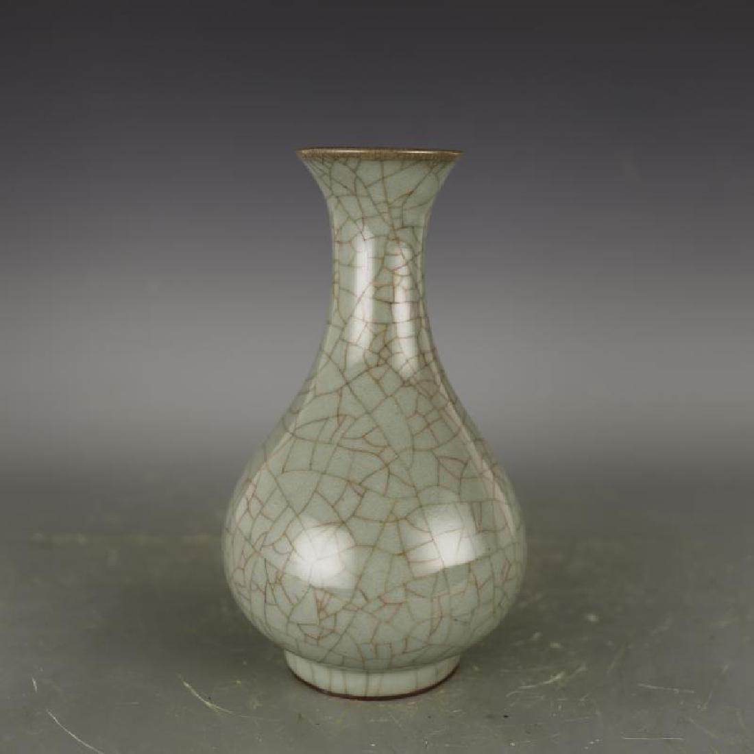 Chinese Southern Song Dynasty Guan Ware Green Glaze (1 of 4)