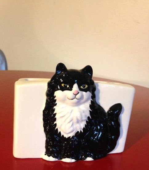 Hand-Painted Black, White Cat Pen & Pad Holder, Otagiri: Hand-painted desk organizer with a black and white cat on the front. Hand-painted made by Otagiri in Japan, the artist name is Cindy Sugawara. In good condition without any cracks or crazing. It has b