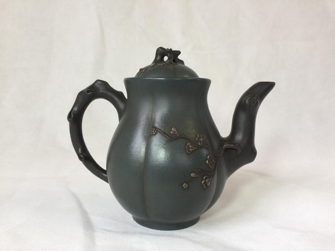 Chinese Yixing teapot (1 of 10)