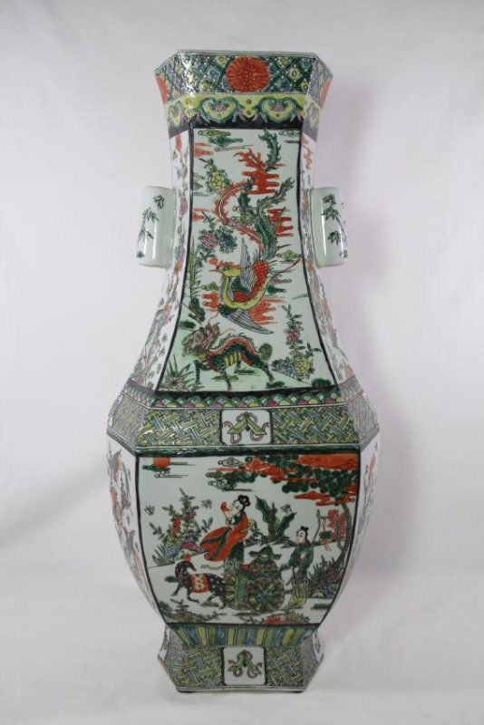 Chinese vintage famille rose porcelain vase (1 of 10)