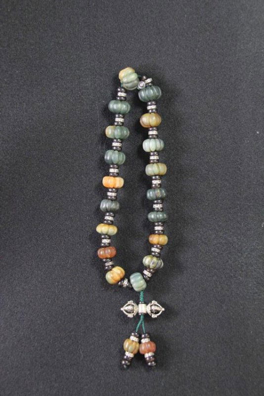 Chinese agate bead bracelet (1 of 9)