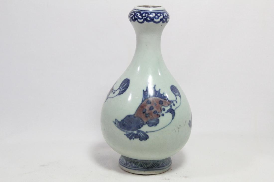 Chinese blue and white porcelain vase (1 of 10)