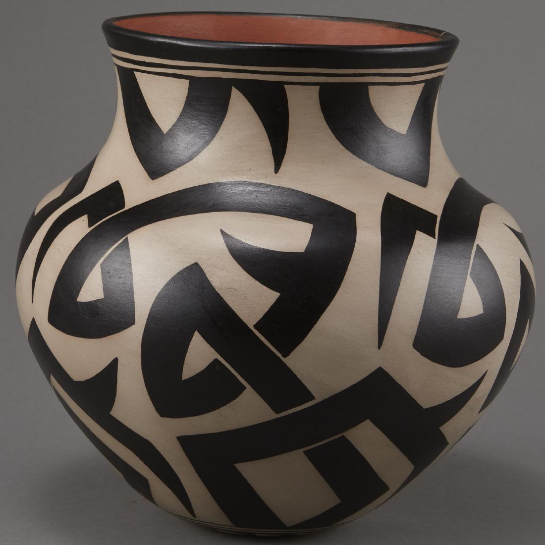 Virgil Ortiz Cochiti Pottery Jar (1 of 5)