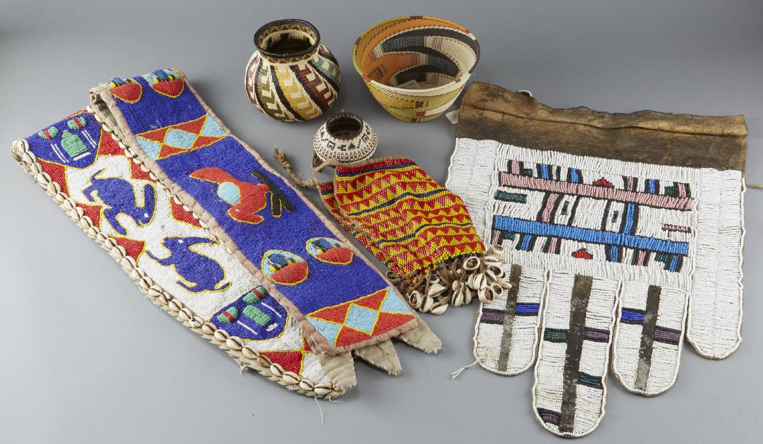 4 African Beadwork Objects Zulu Baskets (1 of 3)