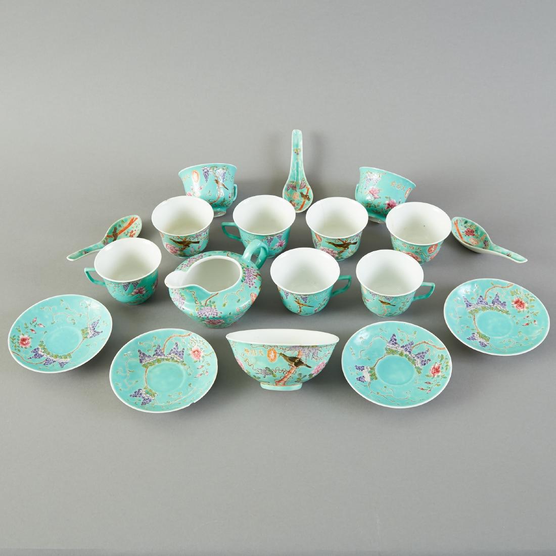 Chinese Porcelain Famille Rose Dayazhai Tea Set: A lovely portion of a tea set decorated with the intensely sought after Dayazhai pattern of porcelain. This pattern was made for the Qing Empress Dowager Cixi during the late 19th and very early 20th 