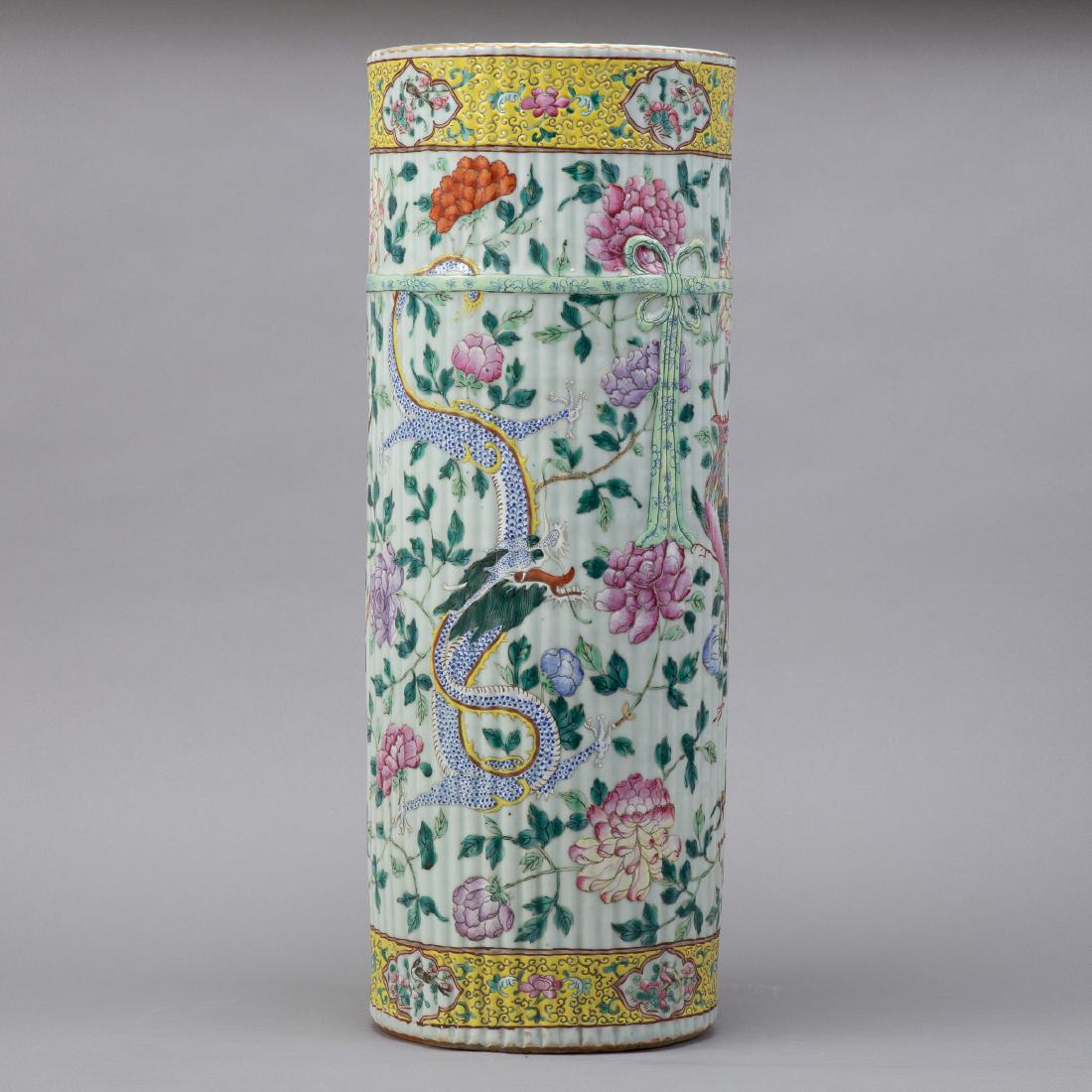 Chinese Famille Rose Porcelain Umbrella Stand: 19th century Chinese porcelain umbrella stand with molded decoration made to look like a bundle of bamboo tied with silk. Dimensions: Height: 24 1/2 in x diameter: 9 1/4 in. SKU: 01134