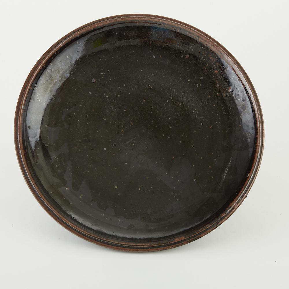 Warren MacKenzie Studio Pottery Tray: Warren MacKenzie (1924-2018). Large studio pottery ceramic tray. Stoneware with a dark speckled glaze. Warren MacKenzie was a renowned Minnesota studio potter. A student of Bernard Leach and Shoji Ham