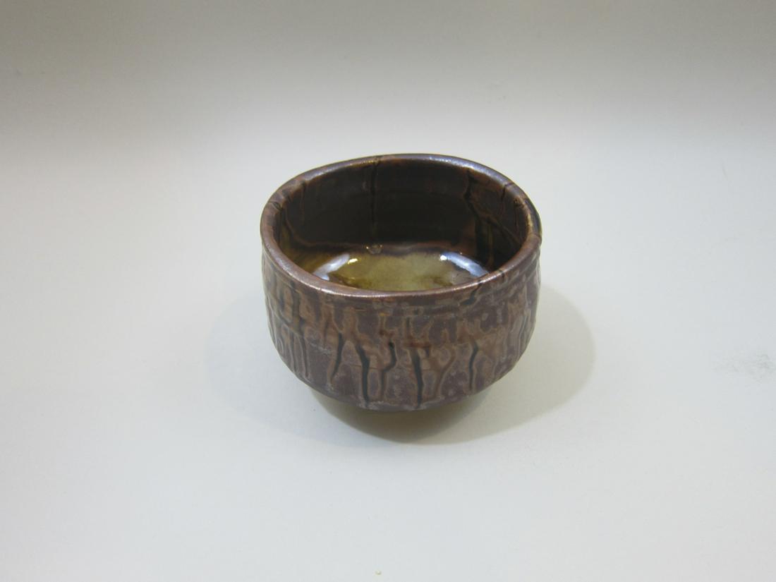 Contemporary Japanese Stoneware Mino-Style Tea Bo: Early 21st c. Japanese glazed stoneware Mino-style tea bowl. With wooden box. Dimensions: Height: 3 in x diameter: 4 1/2 in. SKU: 02512