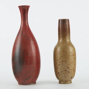 Grp: 2 Art Pottery Vases Uhlemeyer and Sarreguemi: One Art Nouveau Sarreguemines vase with crystalline glaze, Faience. One vase by Richard Uhlemeyer, Hannover, Germany, workshop produced from 1935-1961, paper labels on base. Dimensions: Sarreguemines;