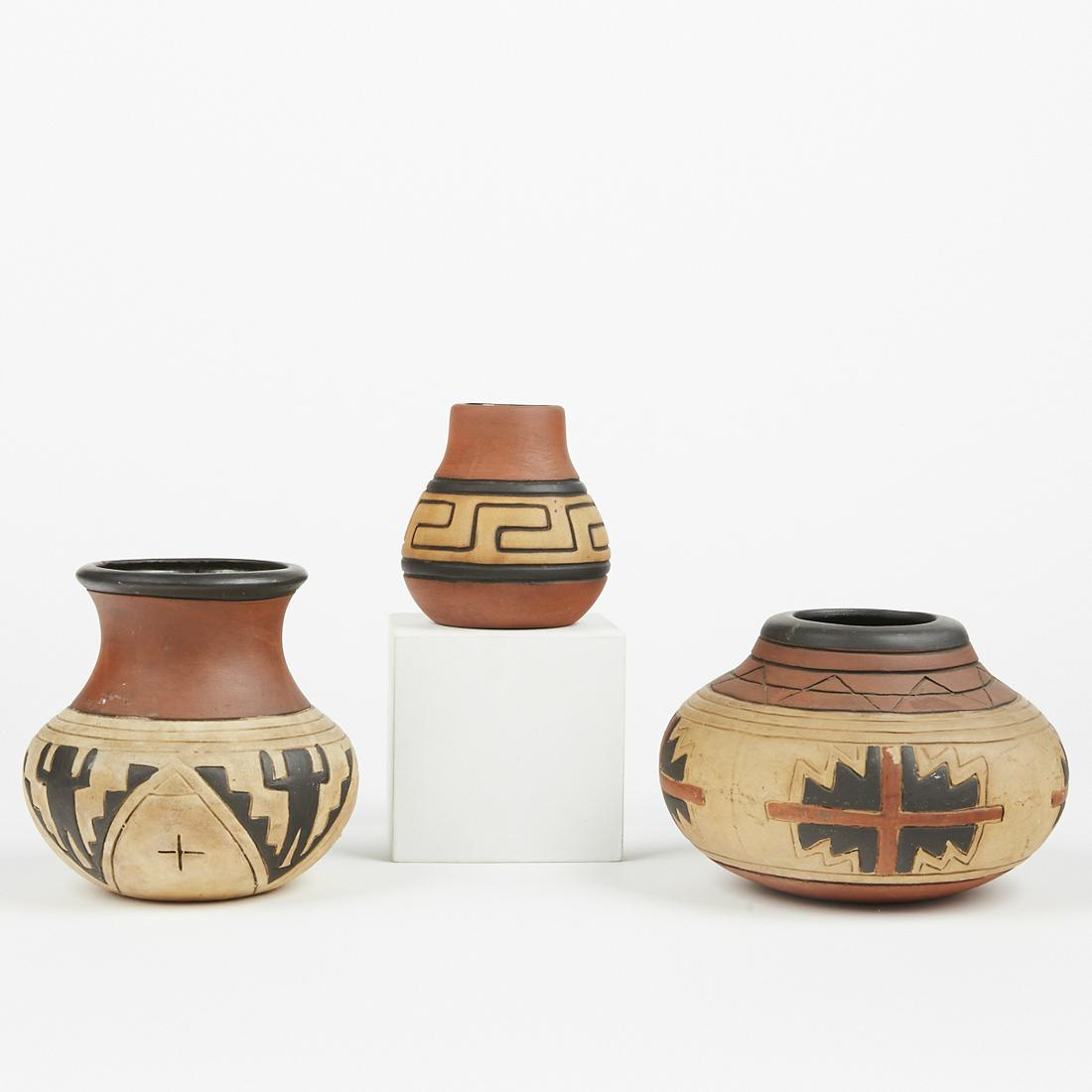 Grp: 3 Weller Pottery Arts & Crafts Souevo Pots (1 of 8)