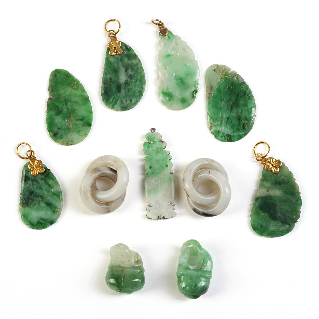 Grp: 11 Small Carved Jade Pieces (1 of 5)