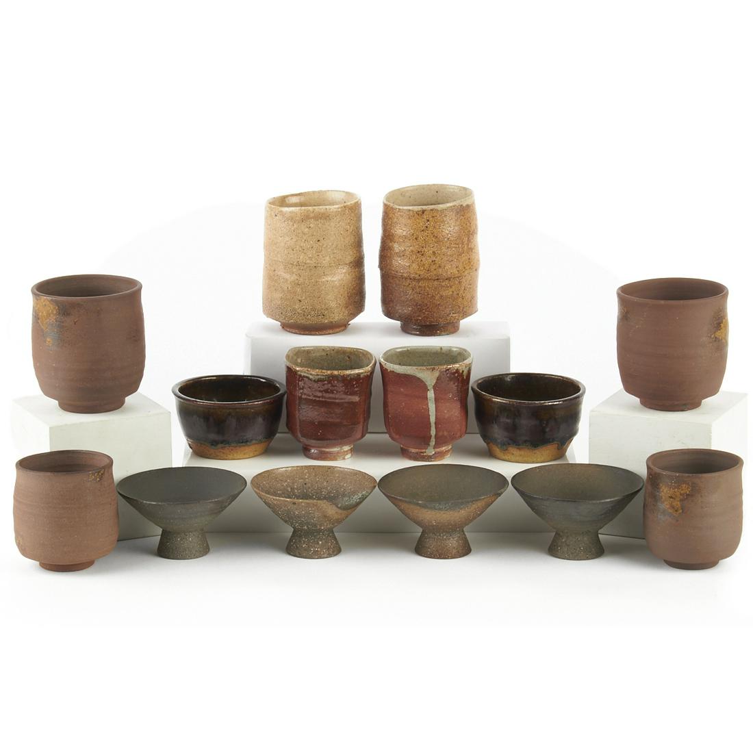 Grp: 14 Studio Pottery Cups & Tea Bowls (1 of 8)