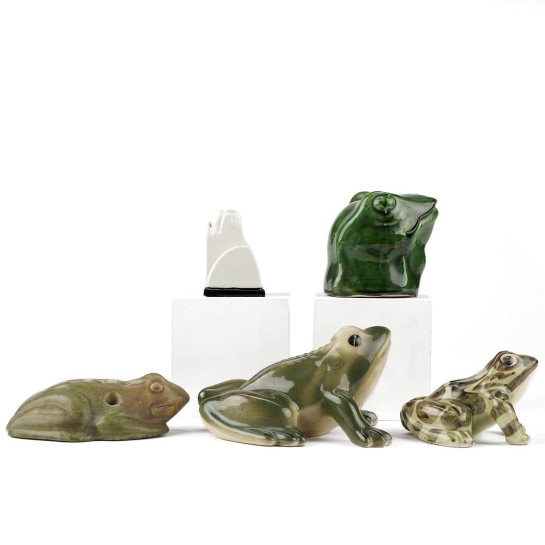 Grp: 5 Old Art Pottery Frogs Roseville McCoy (1 of 7)