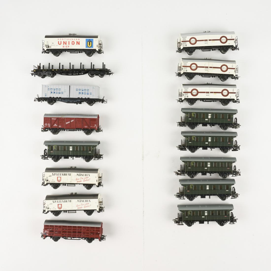 Grp: 16 Marklin Scale Train Rail Cars (1 of 6)