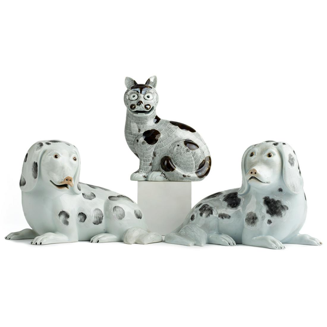 Mottahedeh Rockefeller Porcelain Dogs & Cat Lamp (1 of 7)