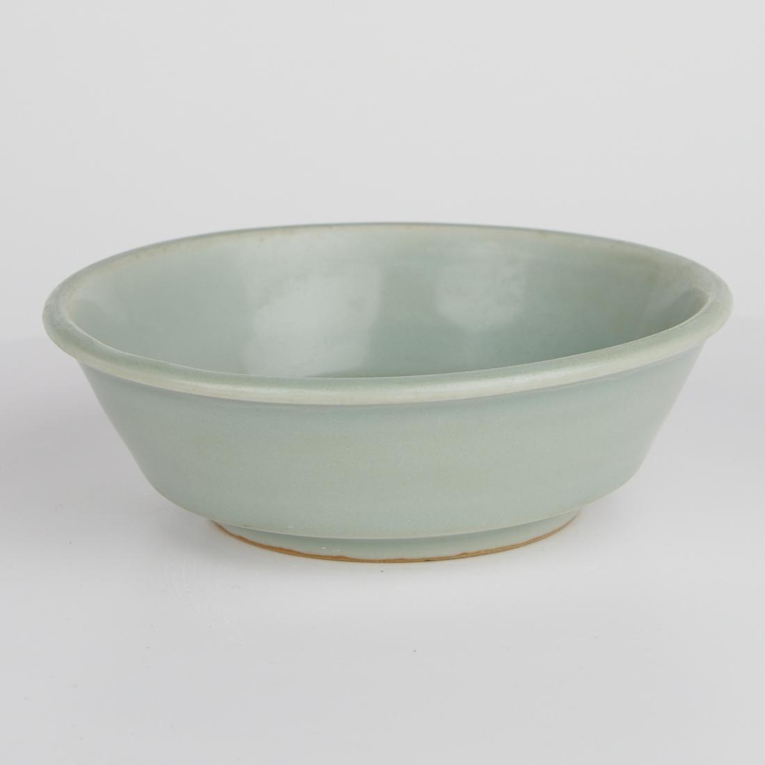 Early Chinese Celadon Porcelain Bowl - Likely Yuan (1 of 9)