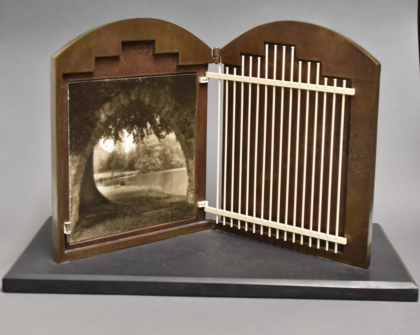 Irve Dell and Lynn Geesaman Sculpture w/ Photograph (1 of 6)