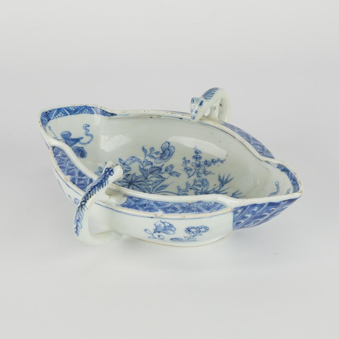 Chinese Export Porcelain Double-Handled Gravy Boat (1 of 12)