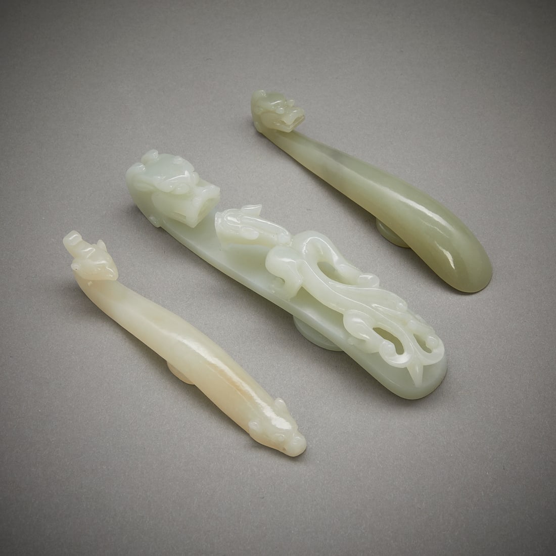3 Chinese Jade Dragon Form Belt Hooks (1 of 9)