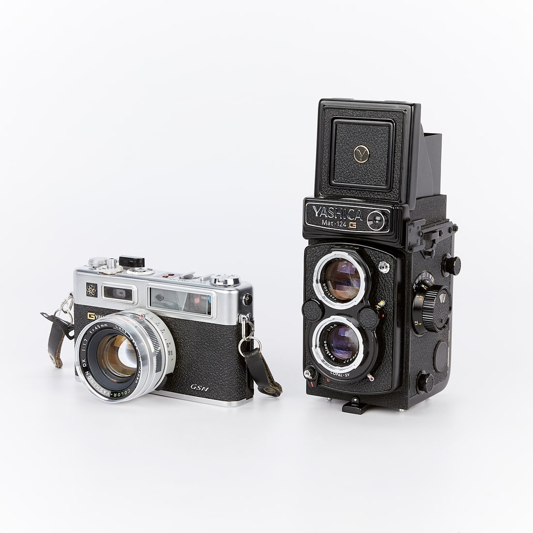 2 Vintage Yashica Japanese Cameras (1 of 20)