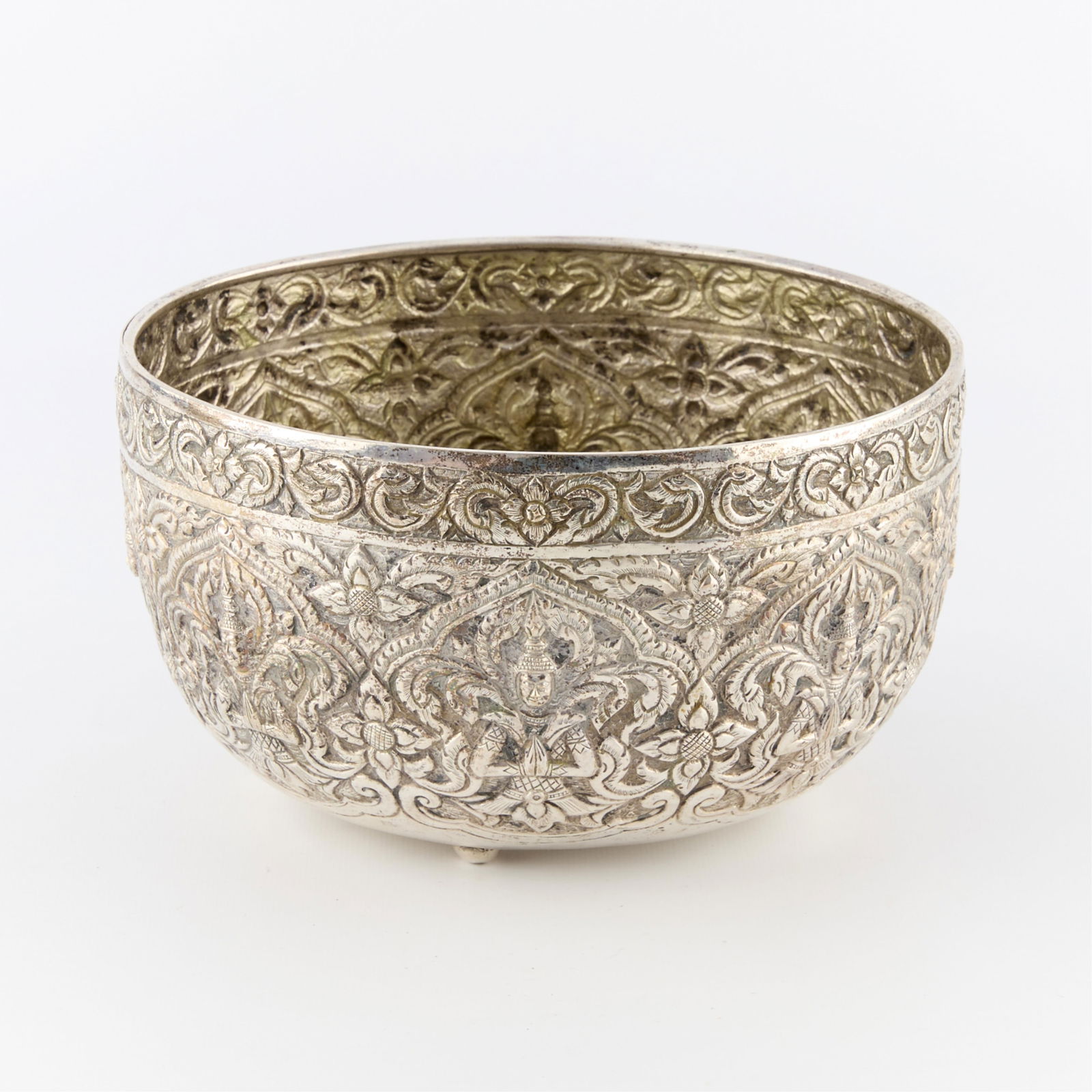 Large Siamese Silver Repousse Bowl 483.7 g (1 of 9)