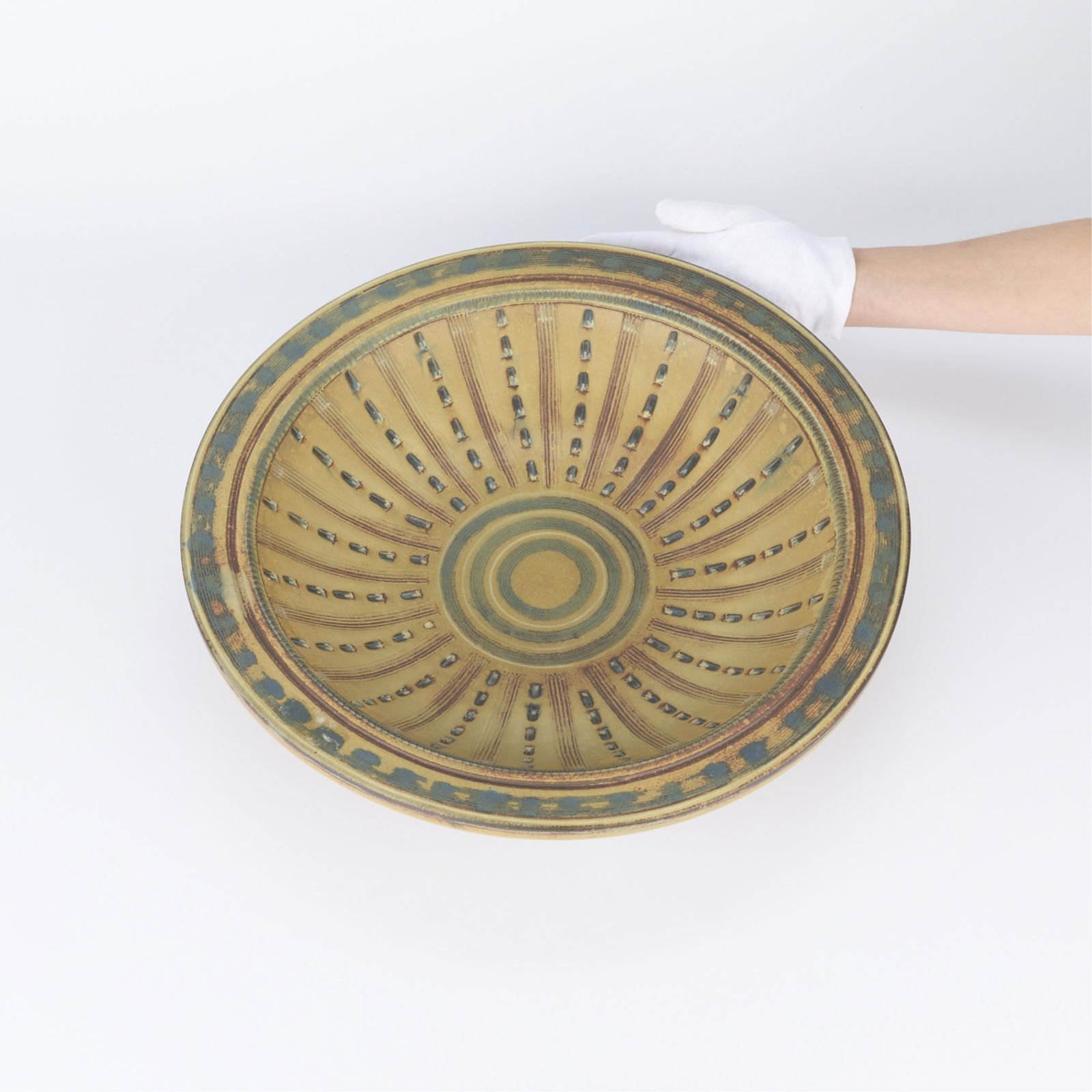 Kage for Gustavsberg Lrg Ceramic "Farsta" Bowl: Wilhelm Kage (Swedish, 1889-1960) for Gustavsberg, Sweden. Exceptional large and unique ceramic bowl from Kage's "Farsta" series of pottery for Gustavsberg, early to mid-20th century. Made o