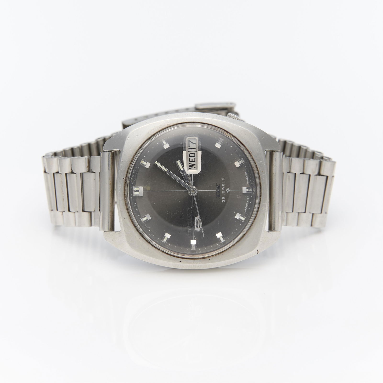 Seiko 6106 Automatic Day-Date Watch (1 of 2)