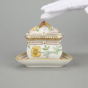 Royal Copenhagen Flora Danica Custard Set