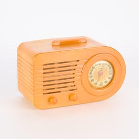 Antique Fada Model 1000 Catalin "Bullet" Radio