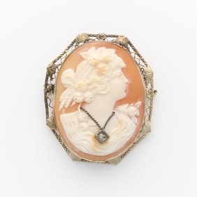 14k White Gold Cameo Habille with Diamond