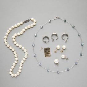Group 5 Pcs Gold & Pearls