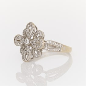 18k White Gold & Diamond Ring