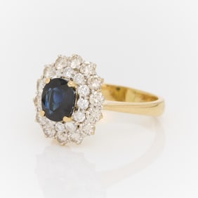 18k Yellow Gold Sapphire & Diamond Ring