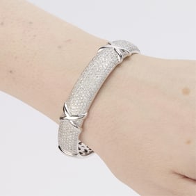 18k White Gold & Diamond Bangle